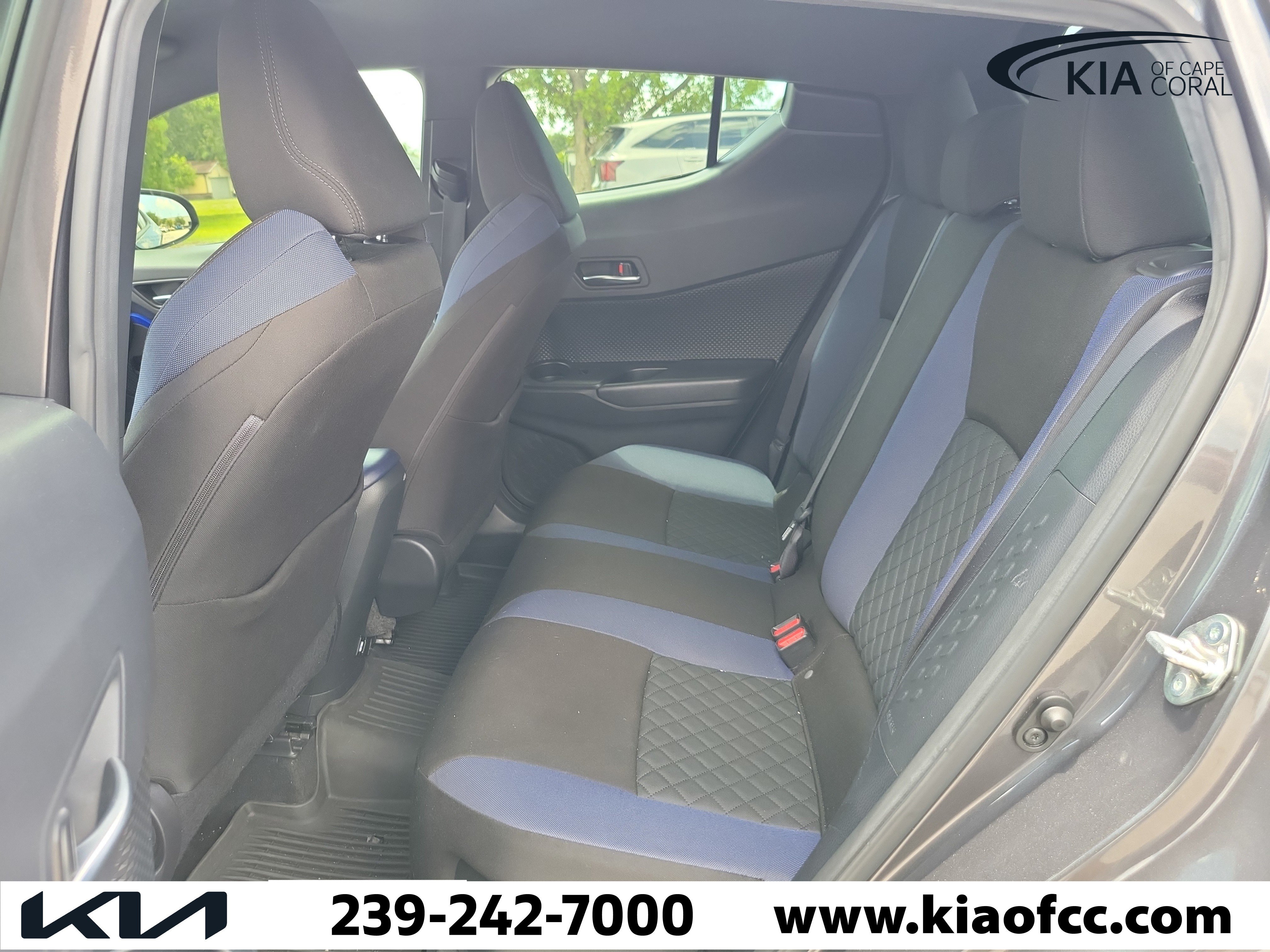 Used 2020 Toyota C-HR XLE FWD image 12