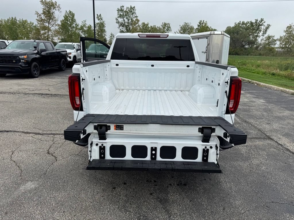 Used 2026 GMC Sierra 1500 SLT AWD/4WD image 27
