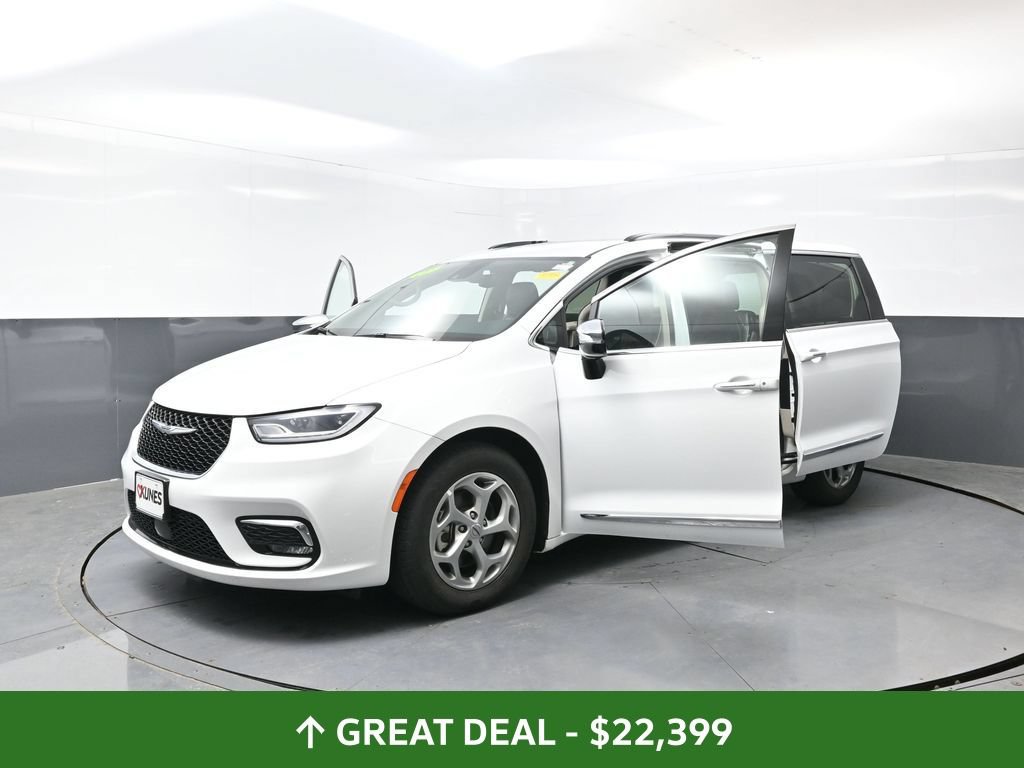 Used 2023 Chrysler Pacifica Limited FWD image 61