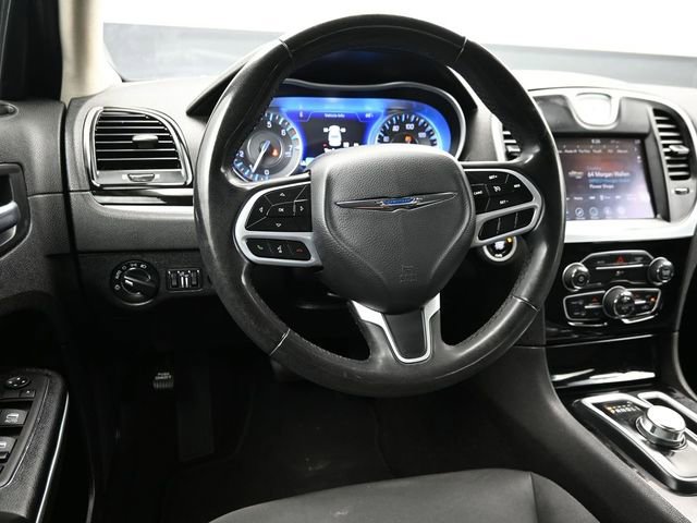 Used 2023 Chrysler 300 Touring image 18