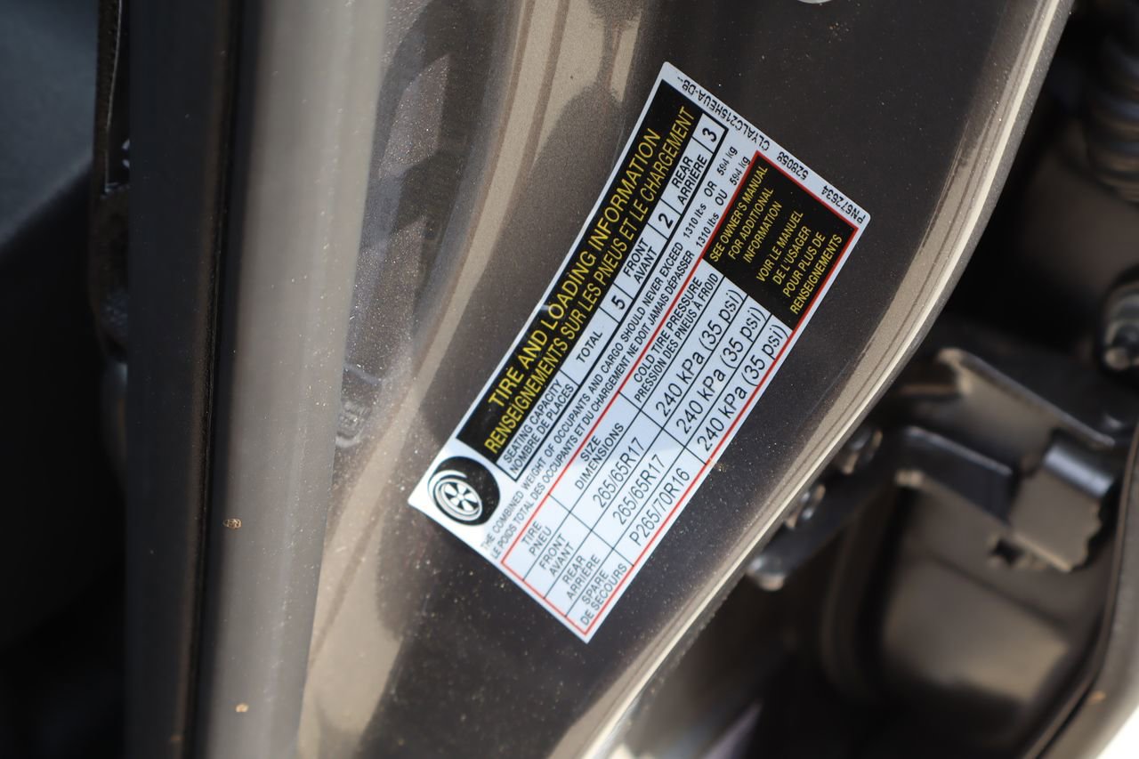 Used 2023 Nissan Frontier SV w/ SV Premium Package RWD image 32