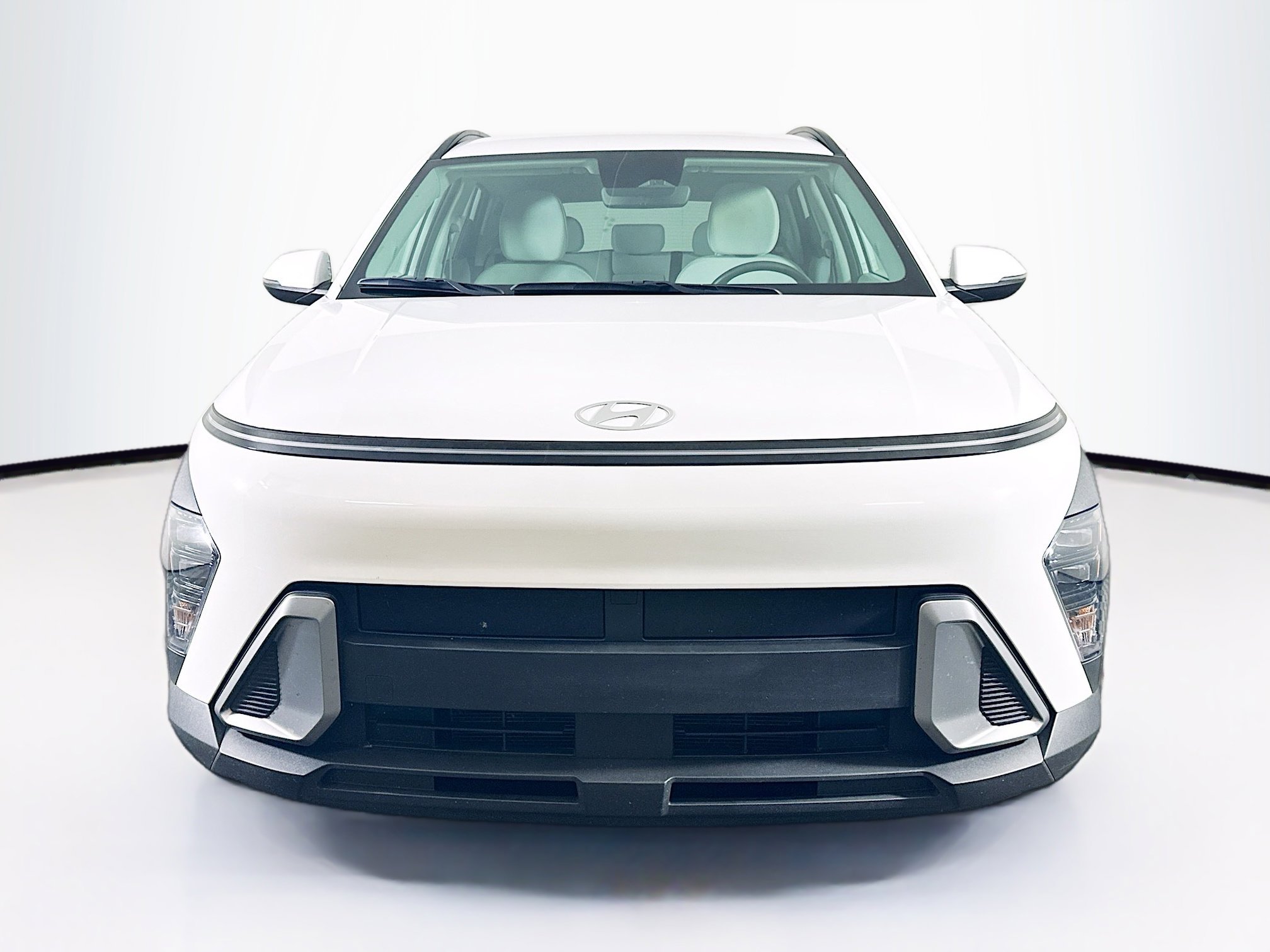 Used 2025 Hyundai Kona SEL image 2