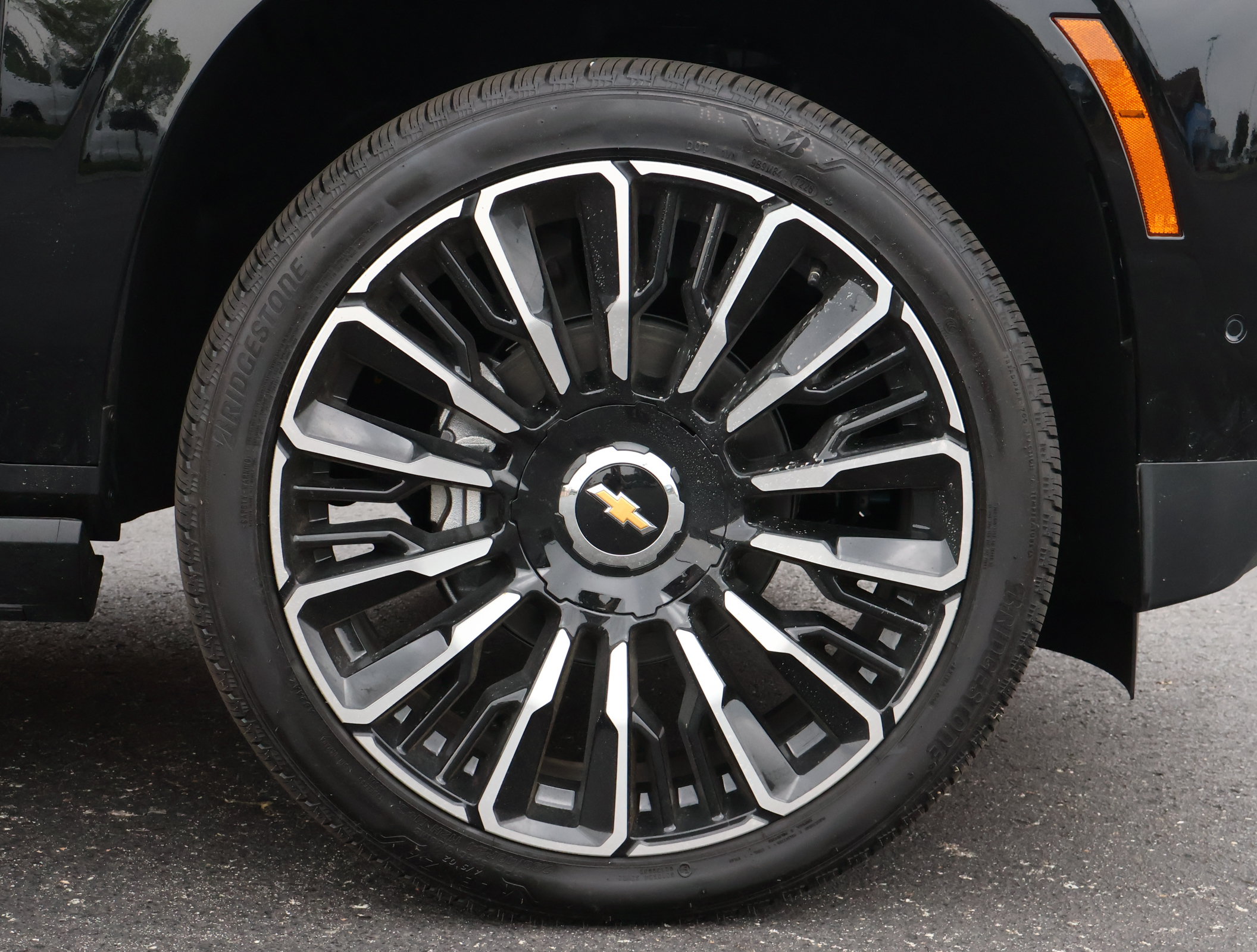 New 2026 Chevrolet Tahoe High Country AWD/4WD image 32