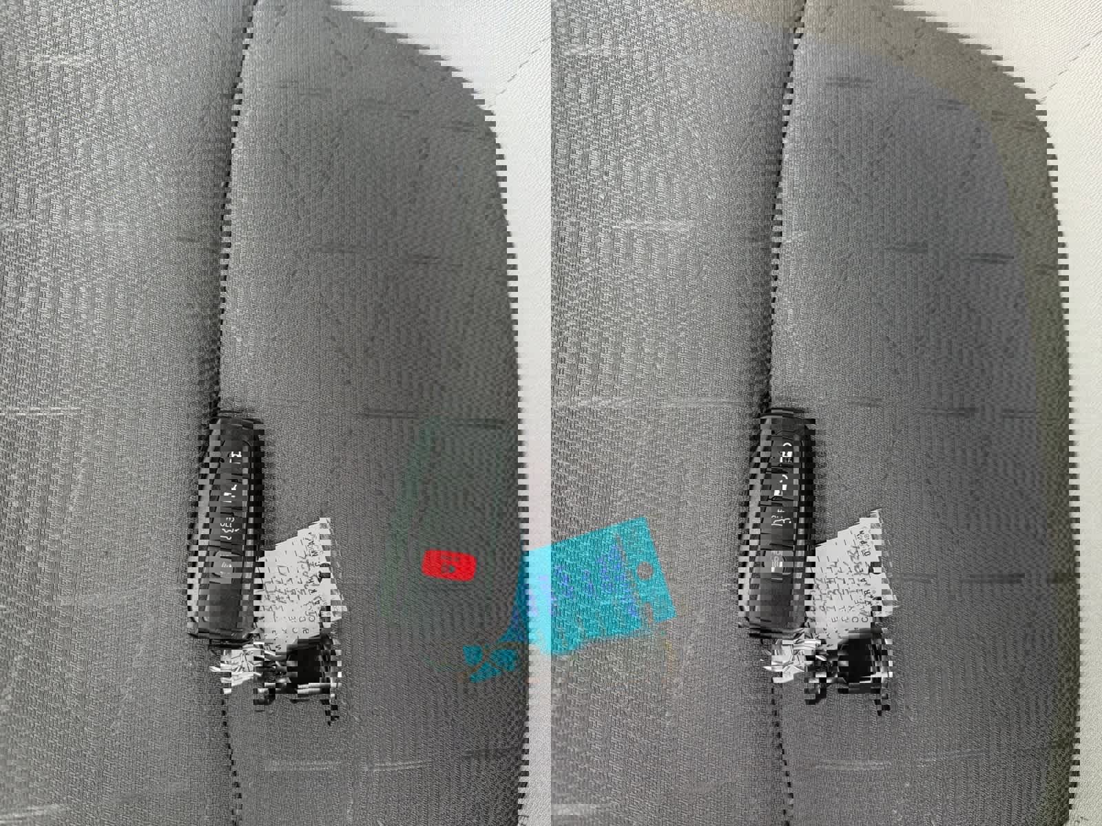 Used 2021 Toyota RAV4 XLE w/ Convenience Package AWD/4WD image 10