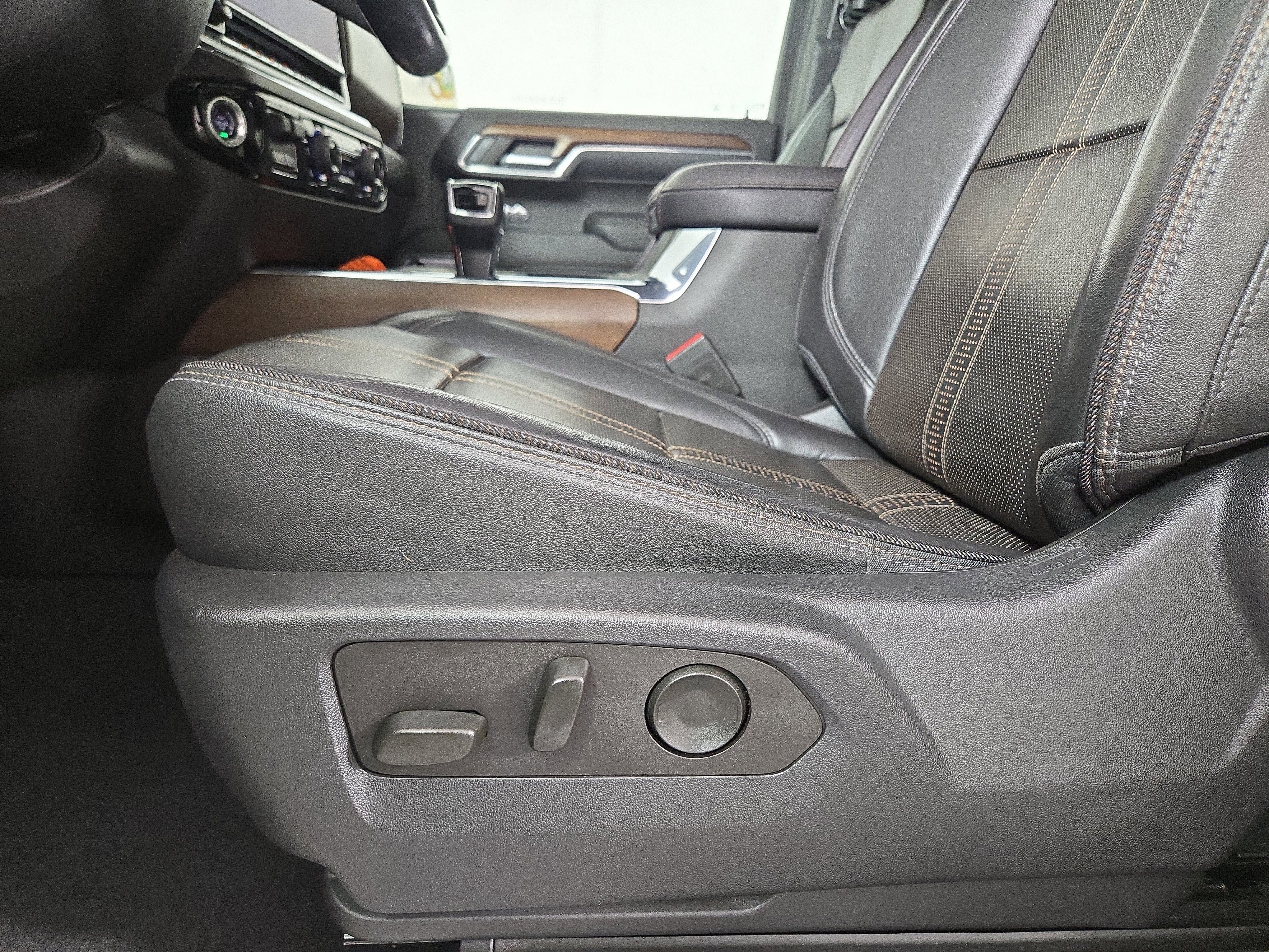 Certified 2023 Chevrolet Silverado 1500 High Country w/ High Country Premium Package image 33