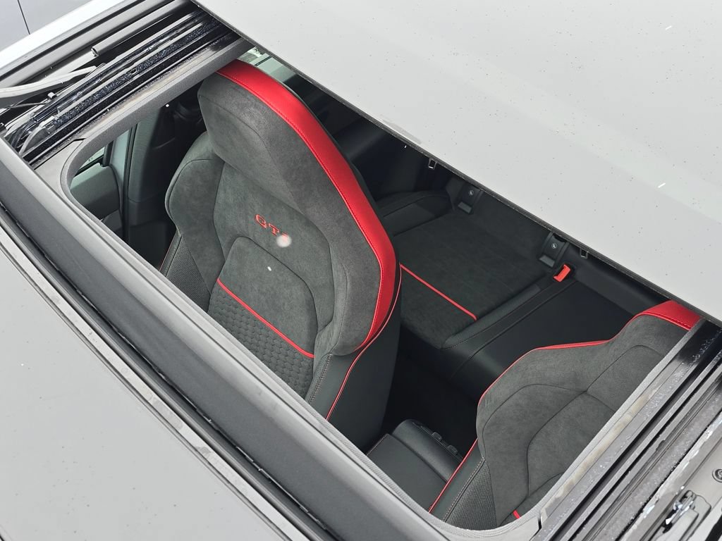 New 2026 Volkswagen GTI SE FWD image 3