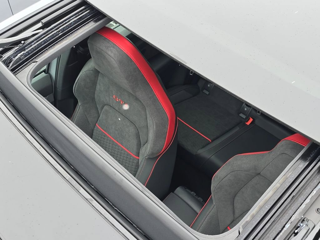 New 2026 Volkswagen GTI SE FWD image 3
