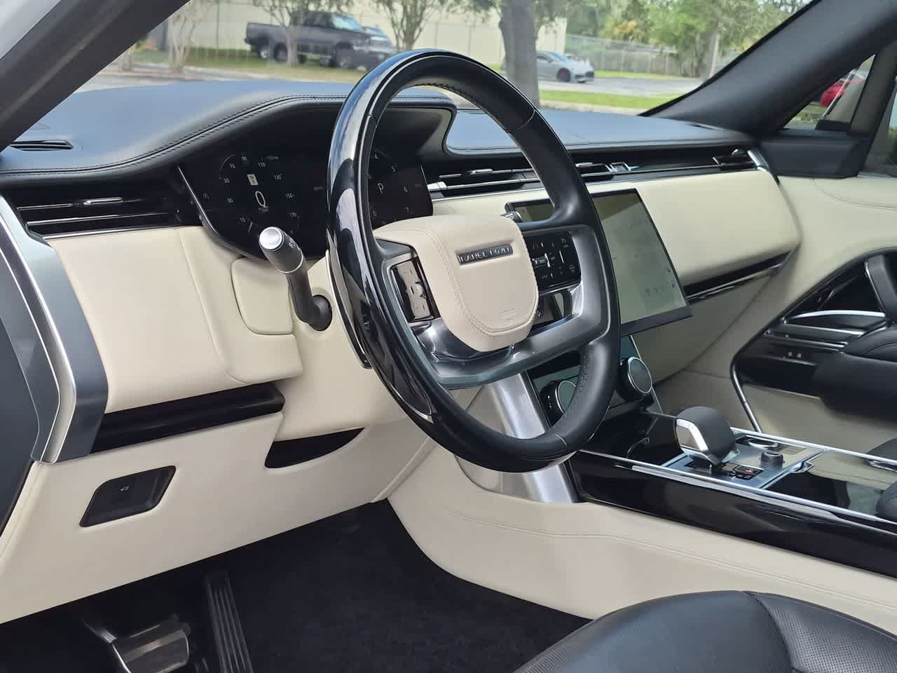 Certified 2023 Land Rover Range Rover SE AWD/4WD image 10
