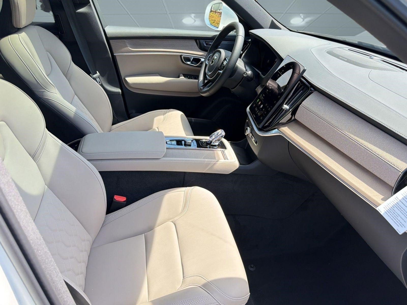 New 2026 Volvo XC90 B6 Plus w/ Protection Package AWD/4WD image 30