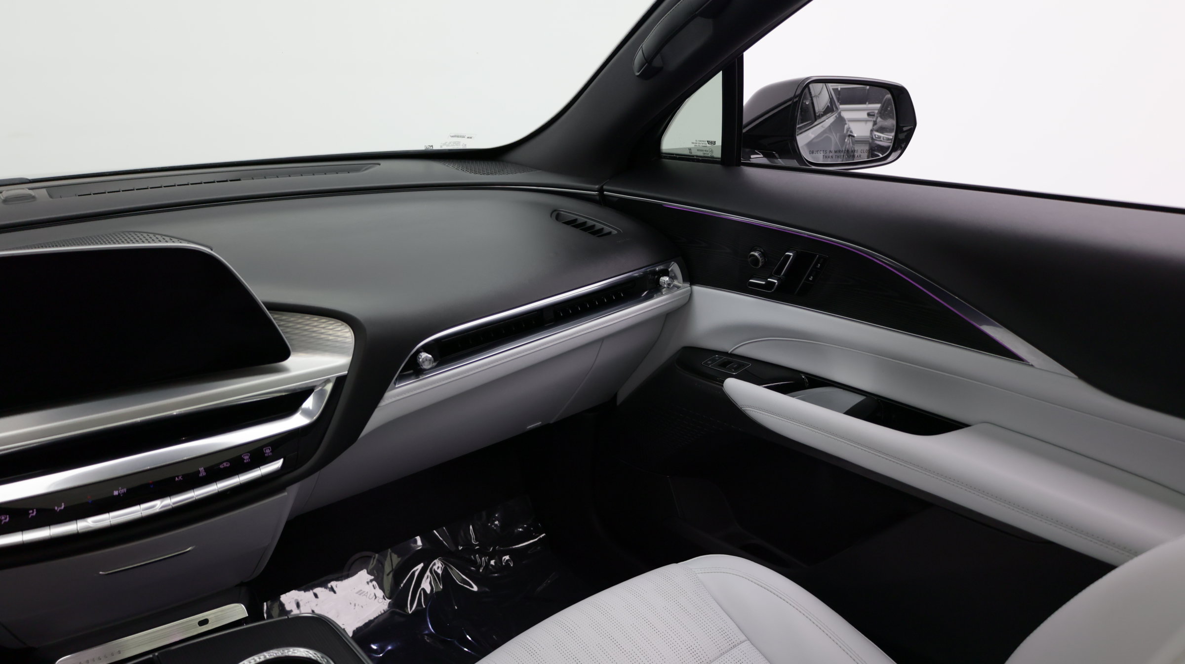 Used 2024 Cadillac Lyriq Luxury RWD image 31