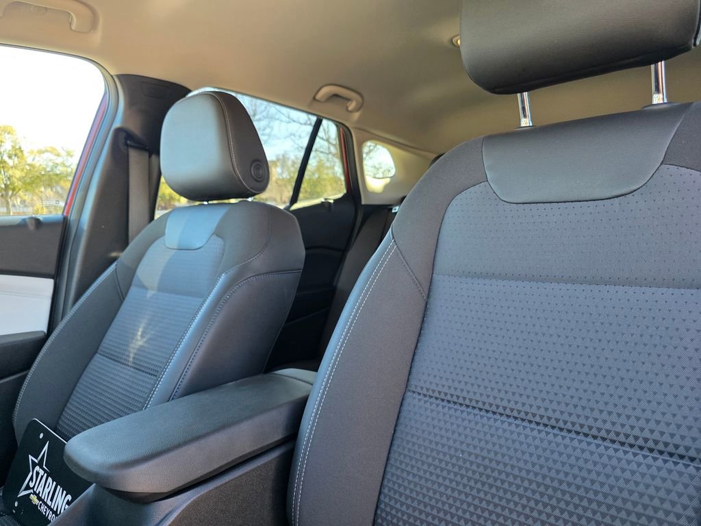 Certified 2025 Chevrolet Trax LT w/ LT Convenience Package image 12