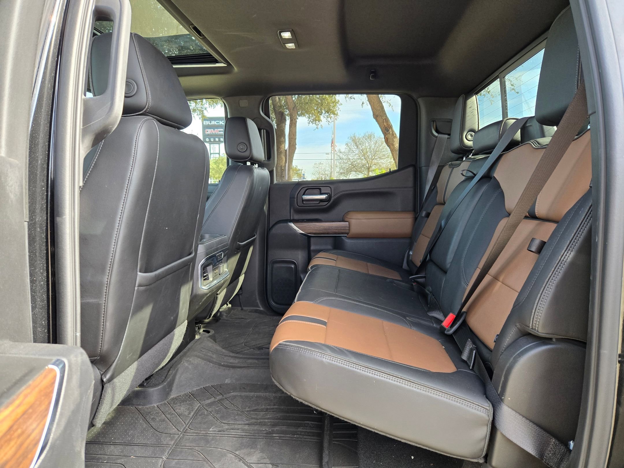 Used 2021 Chevrolet Silverado 1500 High Country w/ Technology Package image 15