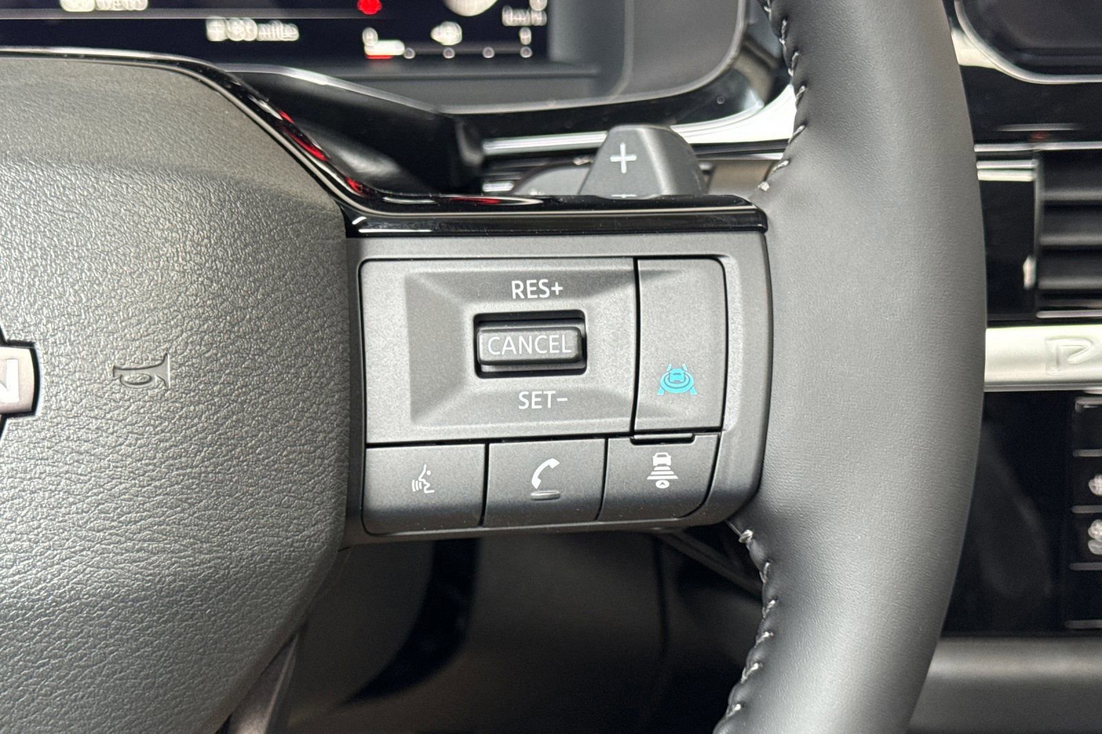 New 2026 Nissan Pathfinder Platinum AWD/4WD image 30