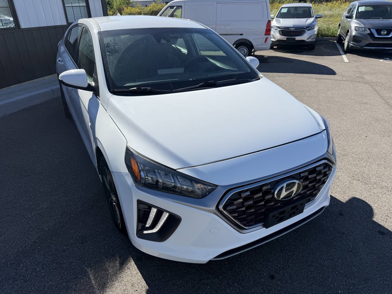 Used 2020 Hyundai Ioniq SEL FWD image 3
