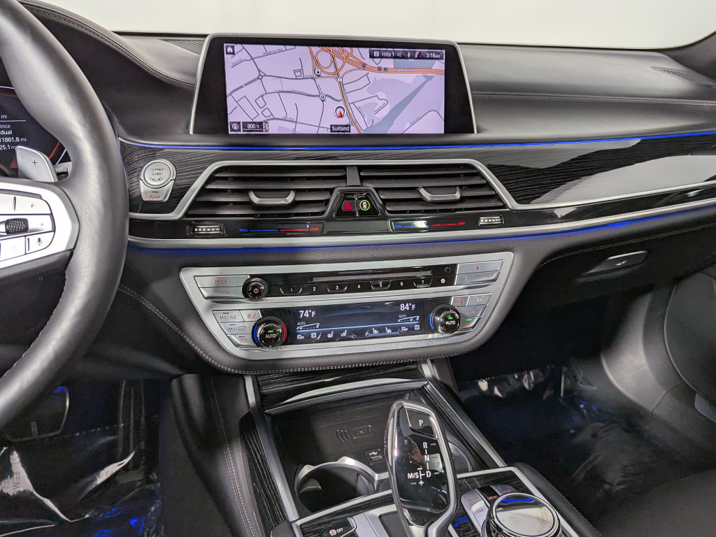 Used 2020 BMW 750i xDrive w/ Executive Package AWD/4WD image 41