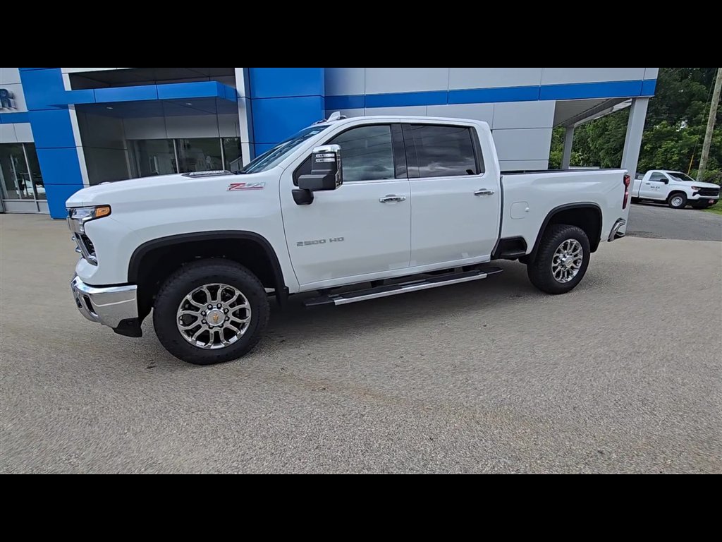 New 2026 Chevrolet Silverado 2500 LTZ w/ LTZ Convenience Package AWD/4WD image 4
