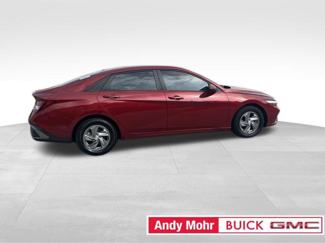Used 2024 Hyundai Elantra SE FWD image 5
