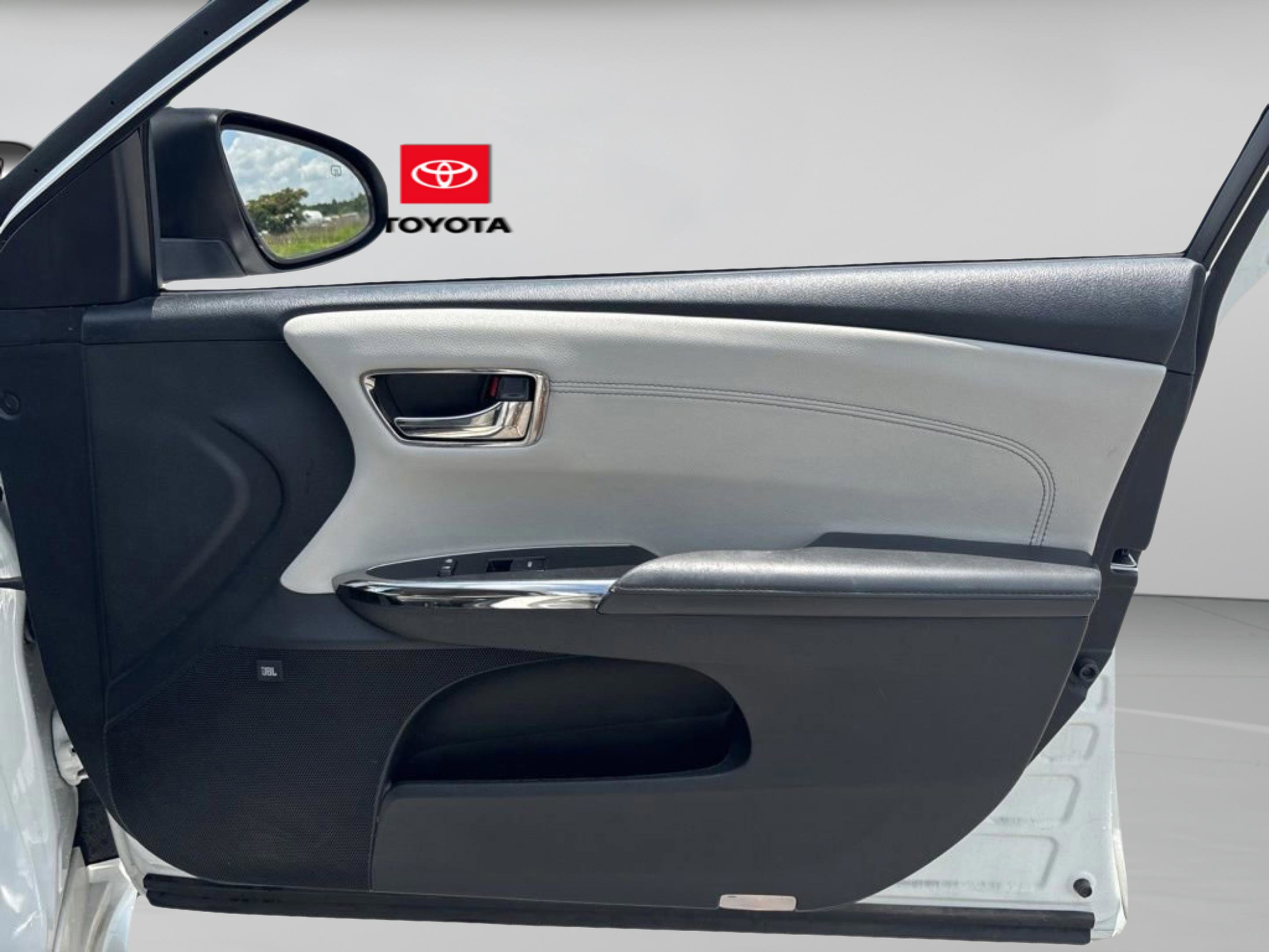 Used 2016 Toyota Avalon Limited w/ Toyota Safety Sense Package FWD image 27