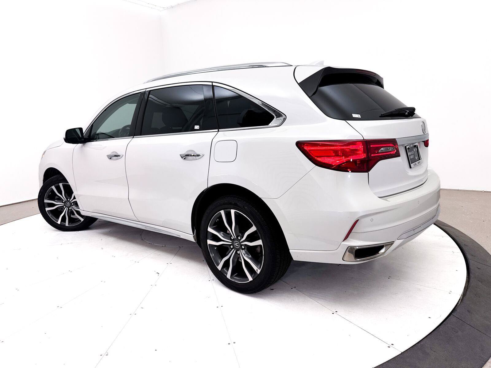 Used 2020 Acura MDX w/ Advance & Entertainment Pkg AWD/4WD image 2