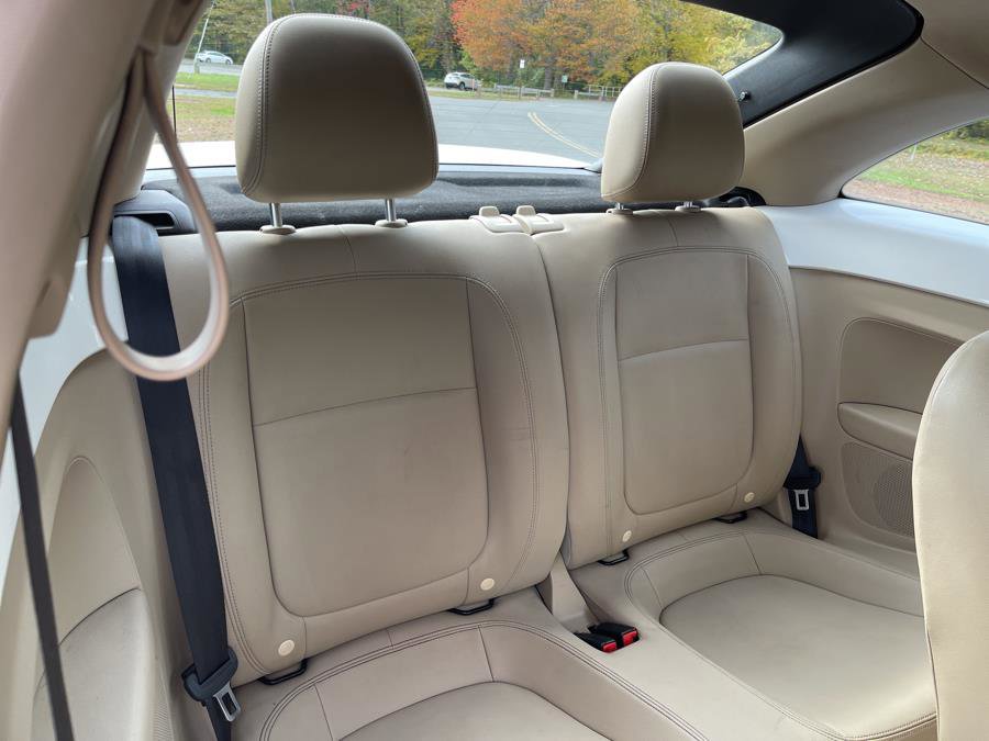 Used 2013 Volkswagen Beetle TDI FWD image 10