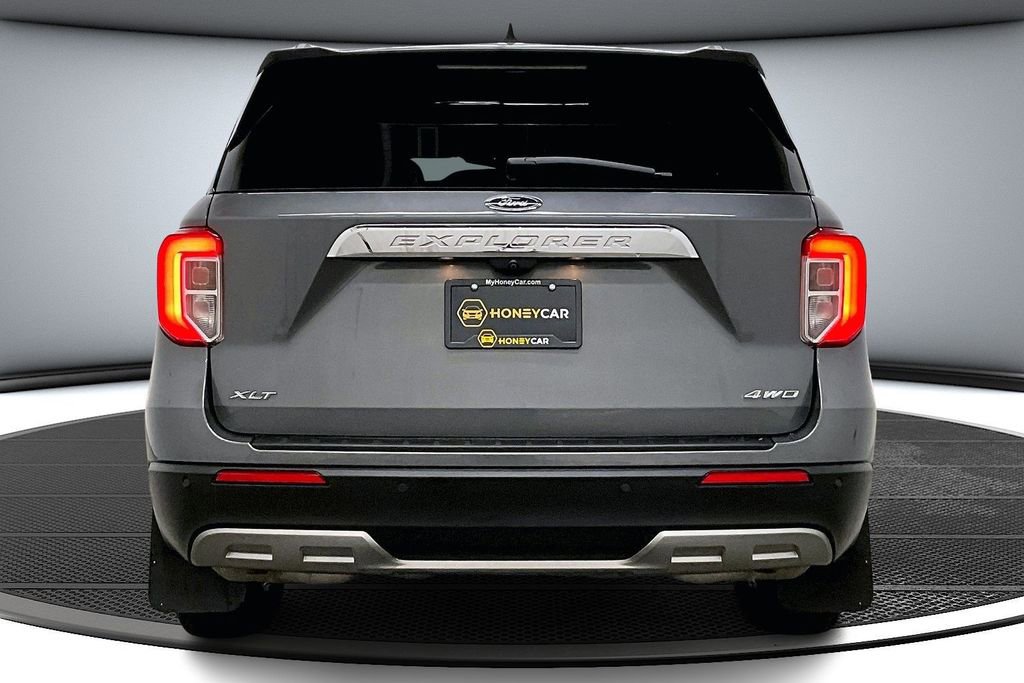 Used 2023 Ford Explorer XLT w/ Equipment Group 202A image 5
