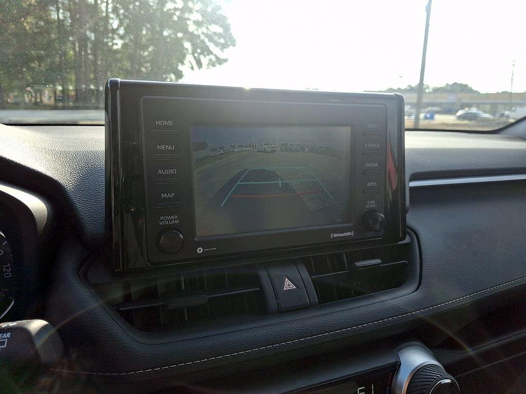 Used 2021 Toyota RAV4 XLE w/ Convenience Package FWD image 16