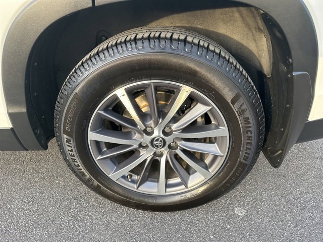 Used 2019 Toyota Highlander XLE image 30