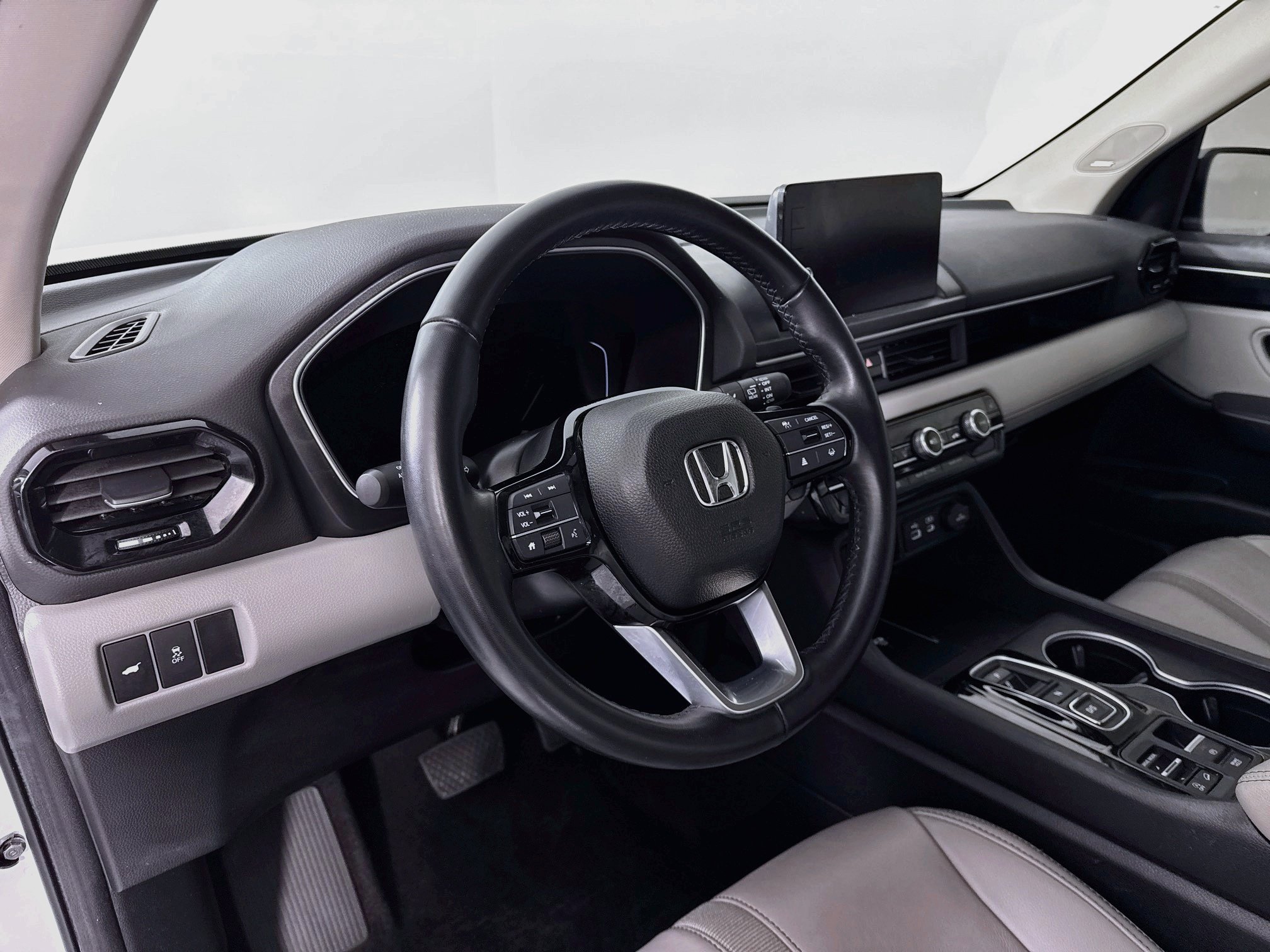 Certified 2024 Honda Pilot Touring image 9