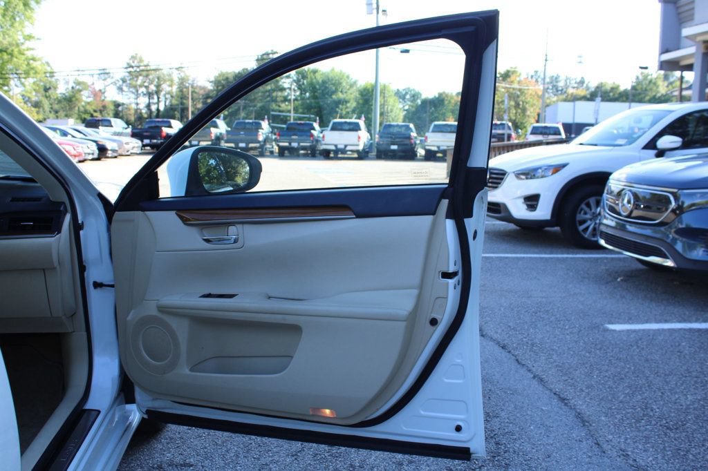 Used 2014 Lexus ES 300h w/ Luxury Package w/Bamboo Trim FWD image 30