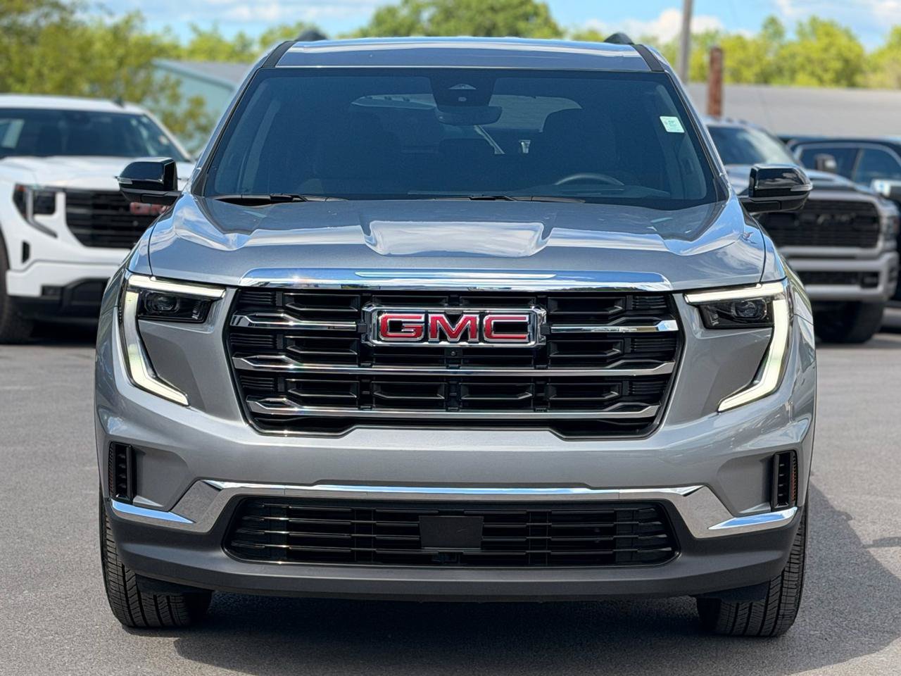 Used 2026 GMC Acadia Elevation AWD/4WD image 2