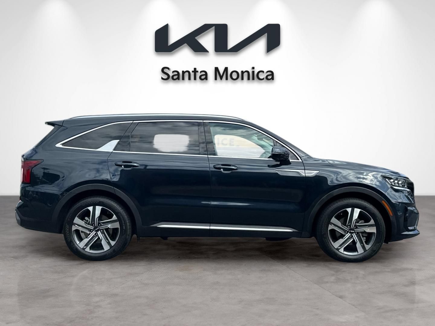 Certified 2023 Kia Sorento SX Prestige w/ Panoramic Sunroof Package AWD/4WD image 8