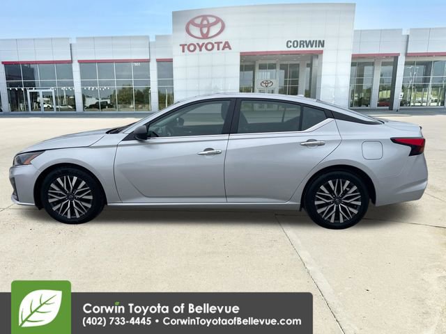 Used 2024 Nissan Altima 2.5 SV image 2