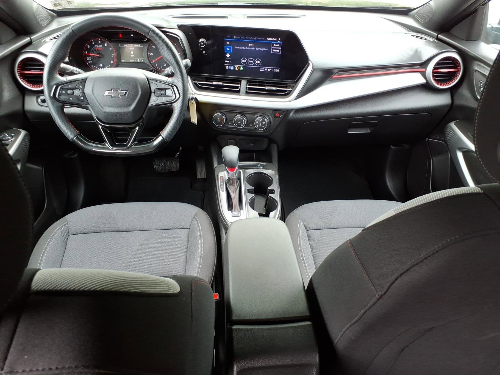 Certified 2024 Chevrolet Trax RS w/ Sunroof Package FWD image 12