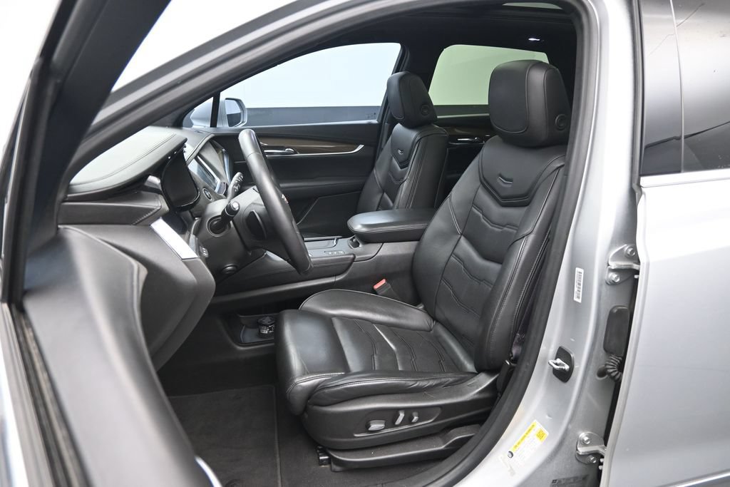 Used 2017 Cadillac XT5 Platinum w/ Driver Assist Package AWD/4WD image 20