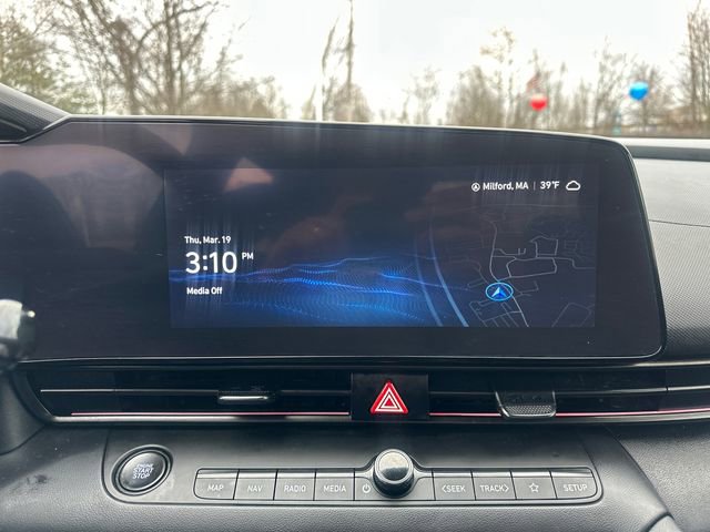 Used 2025 Hyundai Elantra SEL image 38