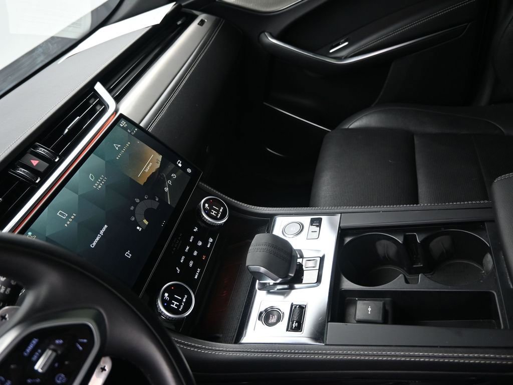 Used 2024 Jaguar F-PACE R-Dynamic S image 19