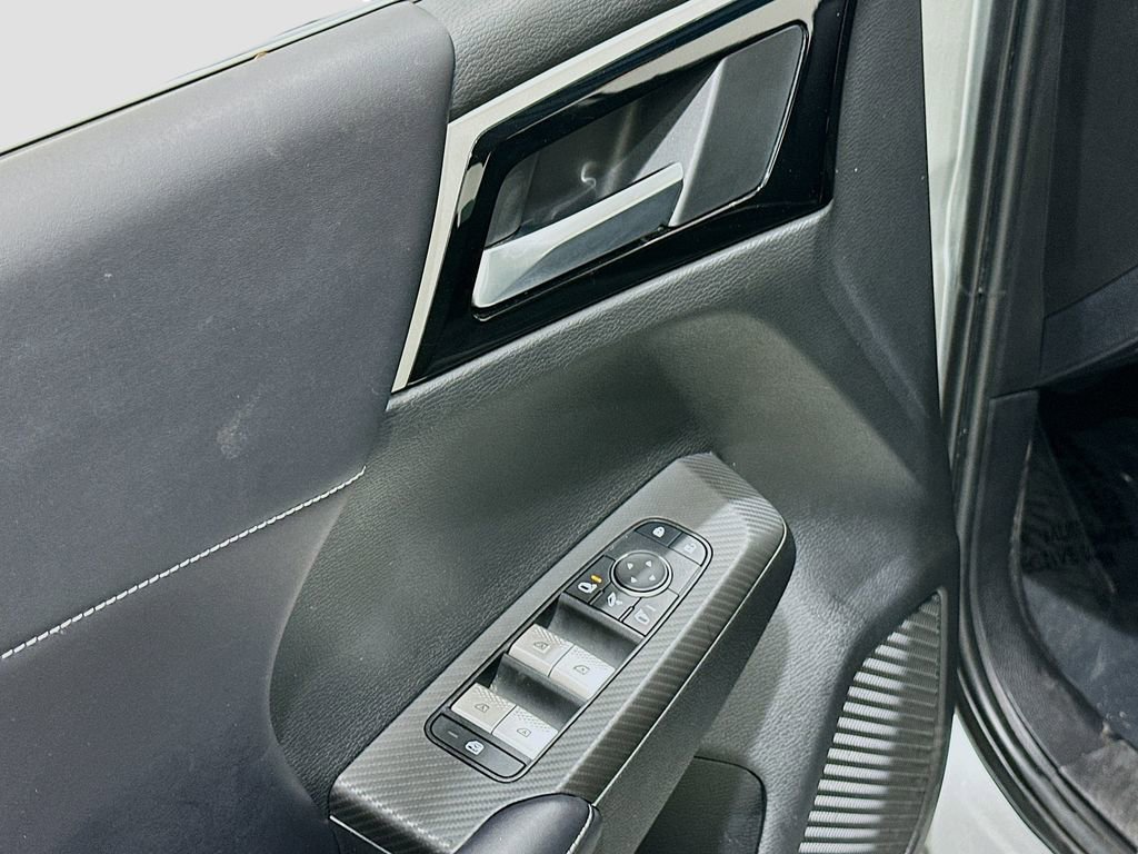 Used 2023 Mitsubishi Outlander SE image 18