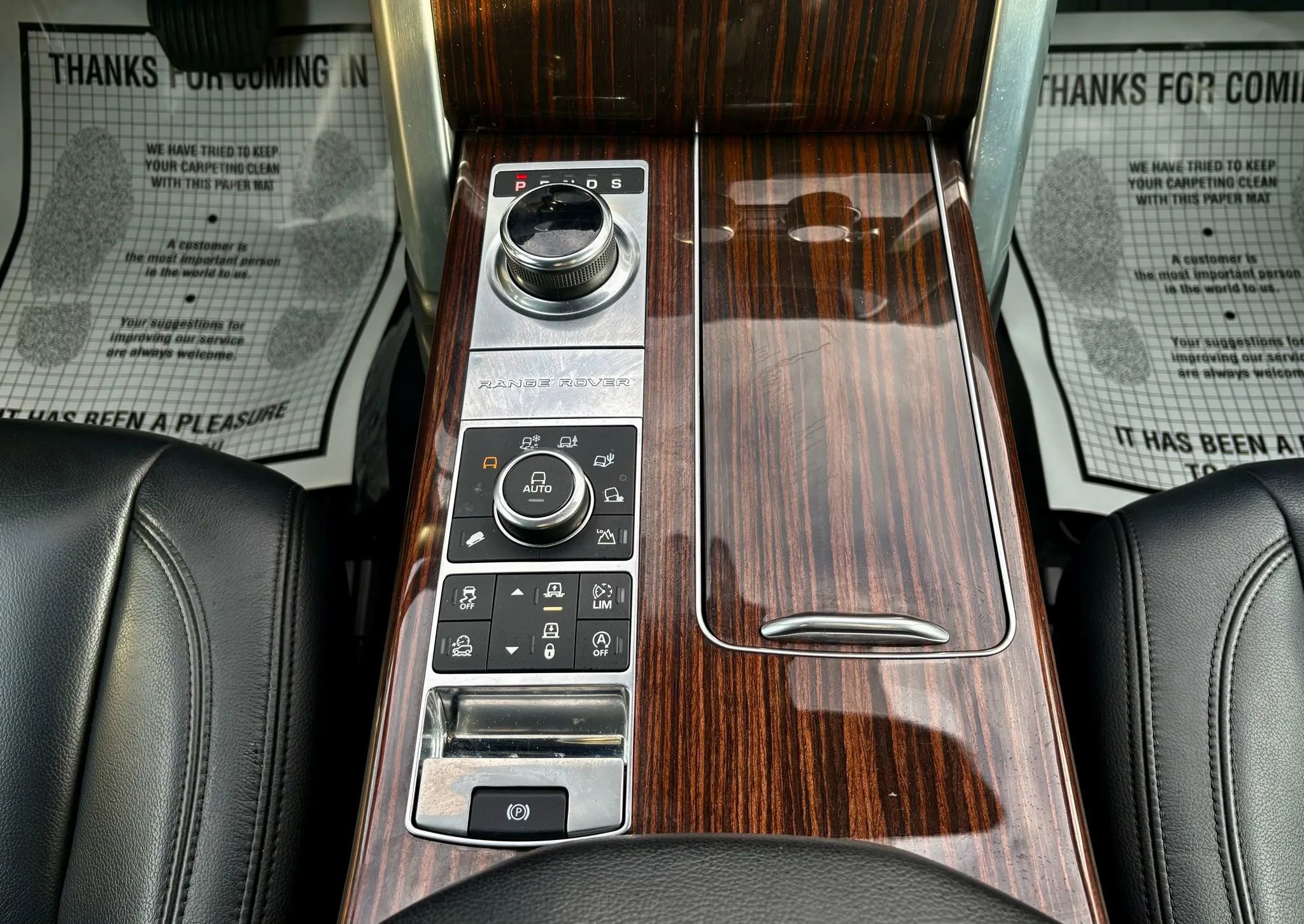 Used 2017 Land Rover Range Rover image 38