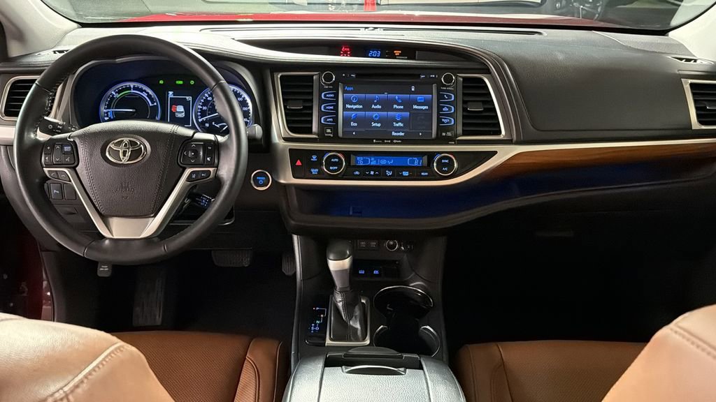Used 2018 Toyota Highlander Limited image 16