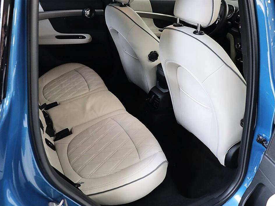 Used 2023 MINI Cooper Countryman S w/ Signature Upholstery Package image 13