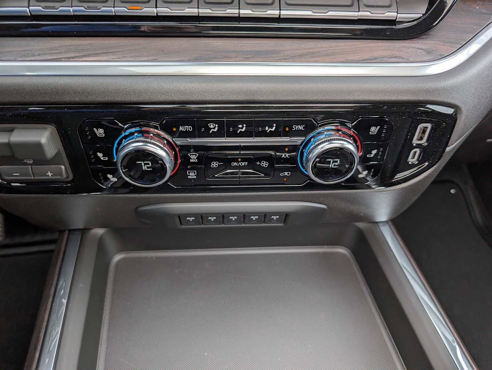 New 2026 GMC Sierra 3500 SLT w/ SLT Premium Package image 28