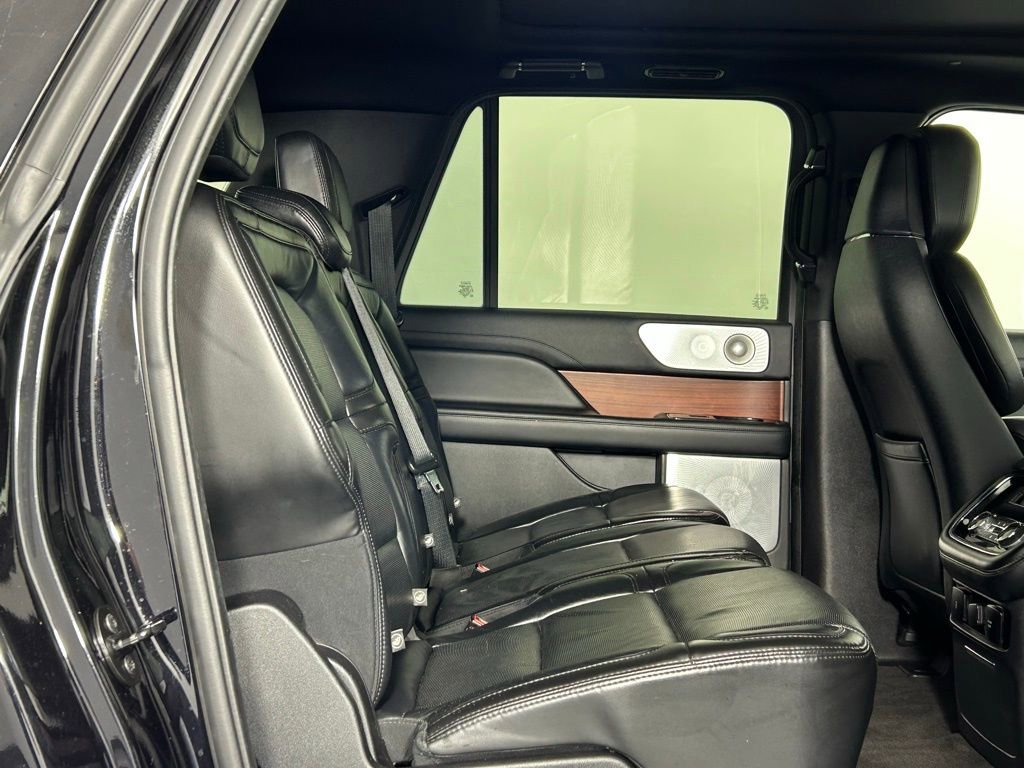 Used 2020 Lincoln Navigator L Reserve w/ Luxury Package AWD/4WD image 13