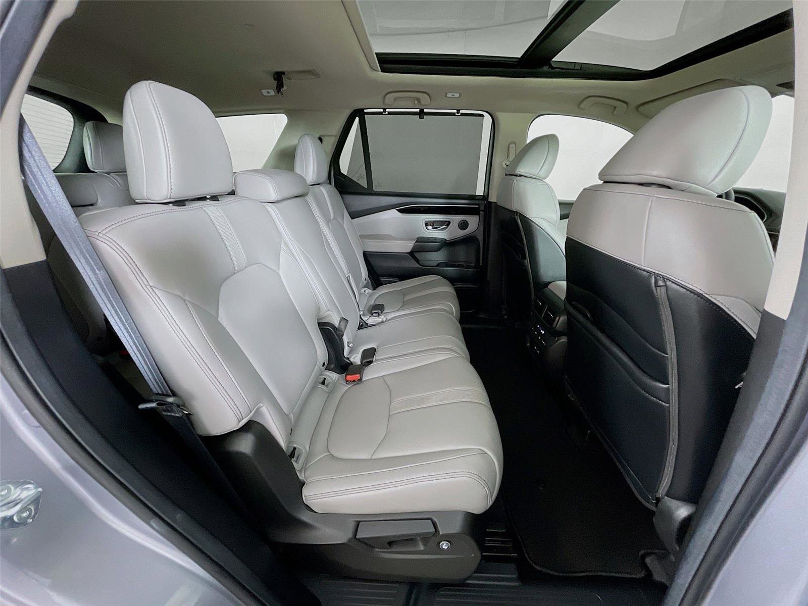 Used 2025 Honda Pilot Touring image 35