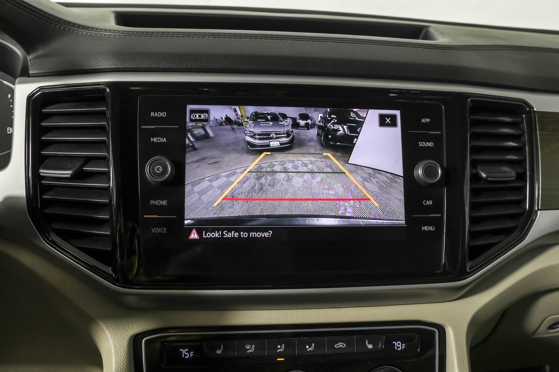 Used 2022 Volkswagen Atlas SE w/ Black Wheel Package image 8