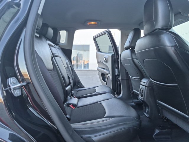 Used 2018 Jeep Compass Latitude AWD/4WD image 20
