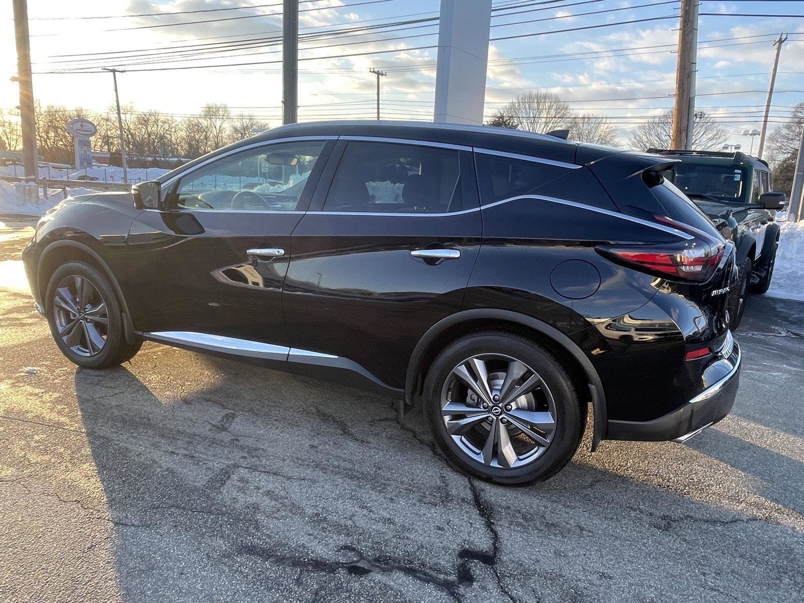Used 2024 Nissan Murano Platinum w/ Cargo Package image 3