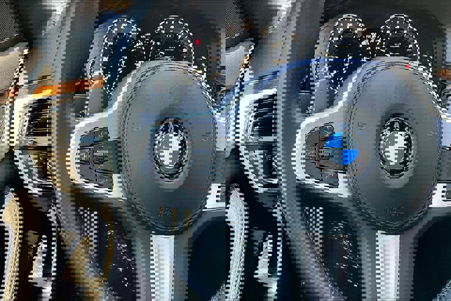 Used 2019 BMW 540i w/ M Sport Package RWD image 24