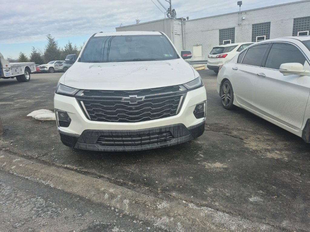 Used 2023 Chevrolet Traverse Premier w/ Redline Edition image 2