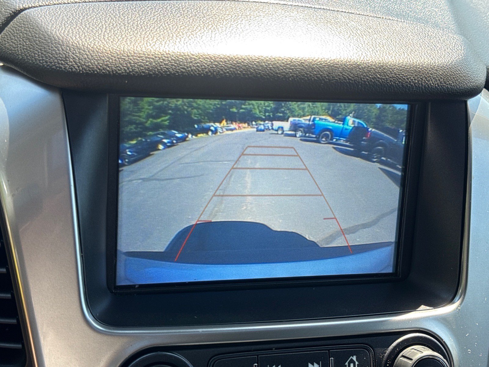 Used 2019 Chevrolet Suburban LT AWD/4WD image 18