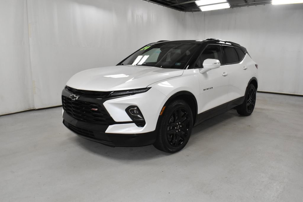 Used 2024 Chevrolet Blazer RS w/ Enhanced Convenience Package image 2